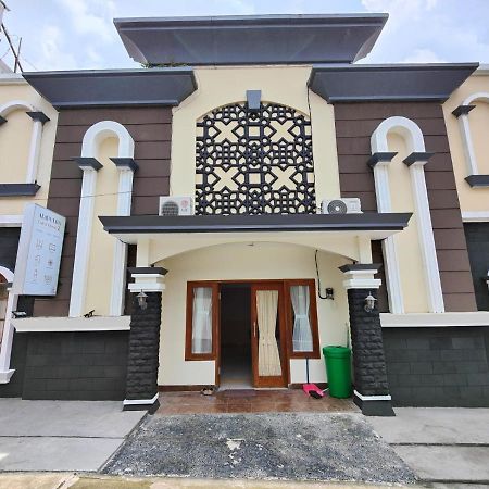Adiputra Guesthouse 2 By Homiq Ngabean Exterior photo