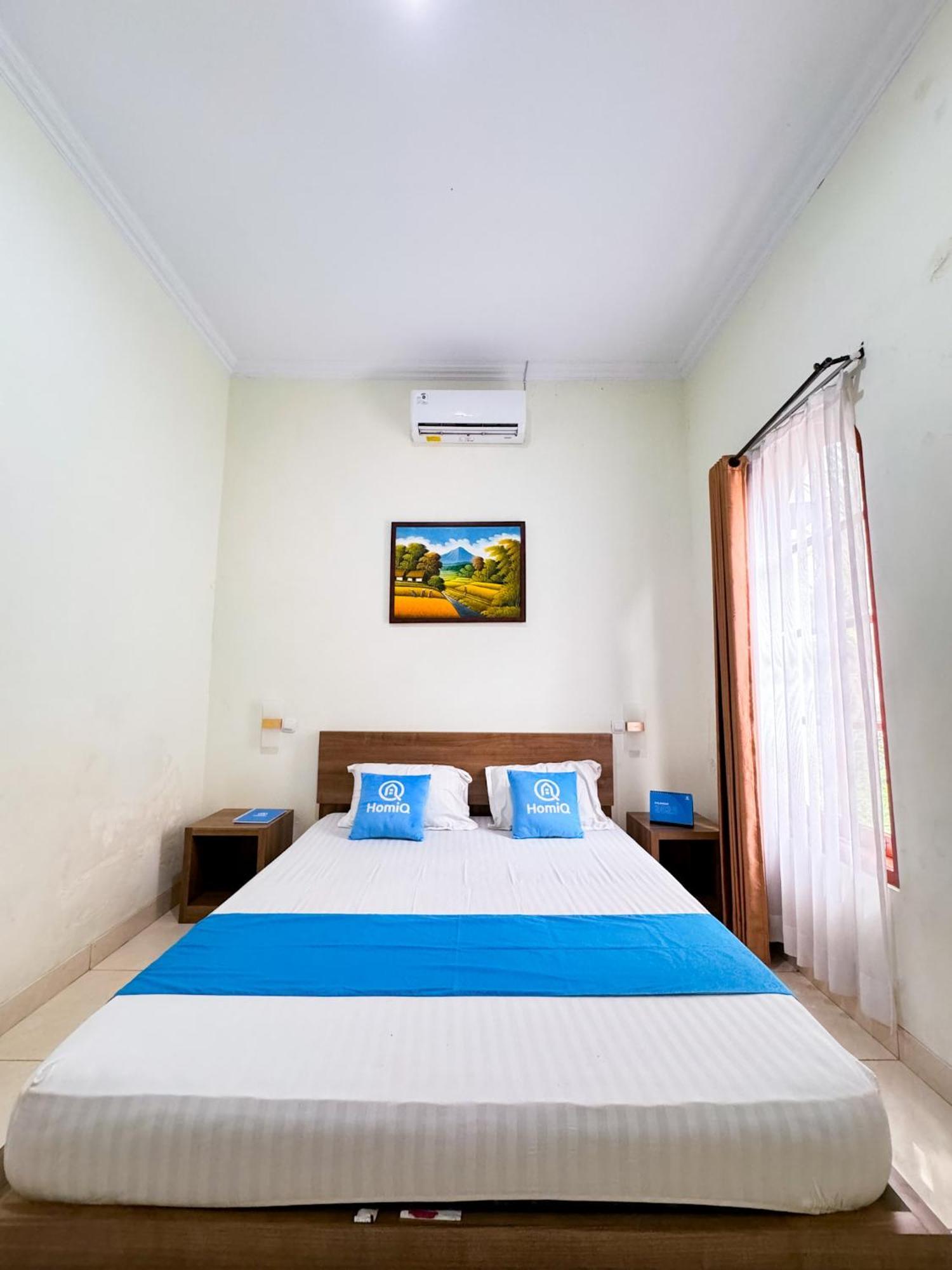 Adiputra Guesthouse 2 By Homiq Ngabean Exterior photo